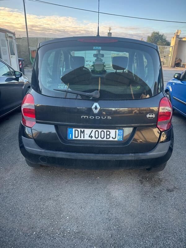 Usata Renault Grand Modus Dynamique 75 CV (55 kW) 2008 Grigio Monovolume