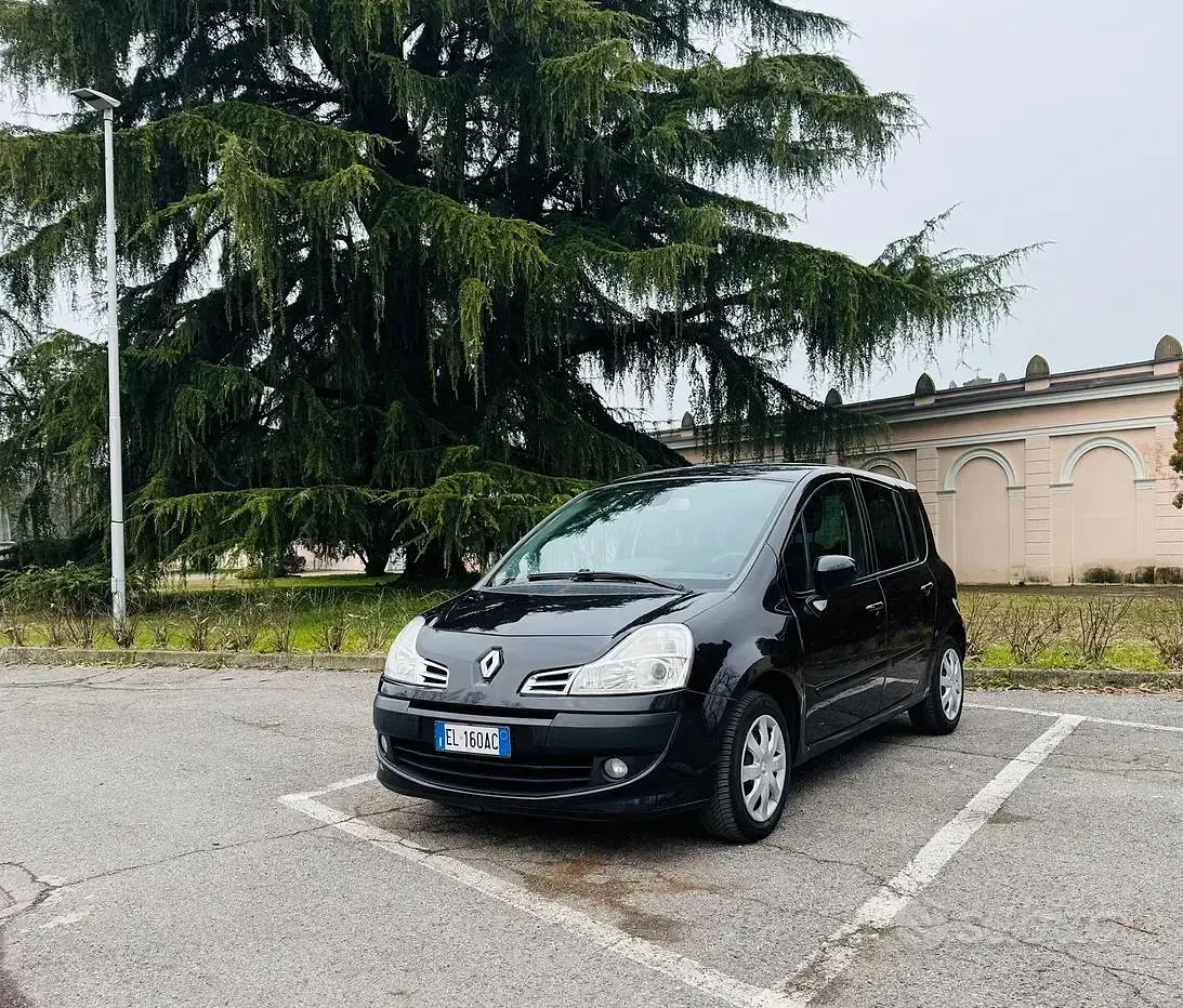 Usata Renault Modus 88 CV (64 kW) 2012 Nero Monovolume