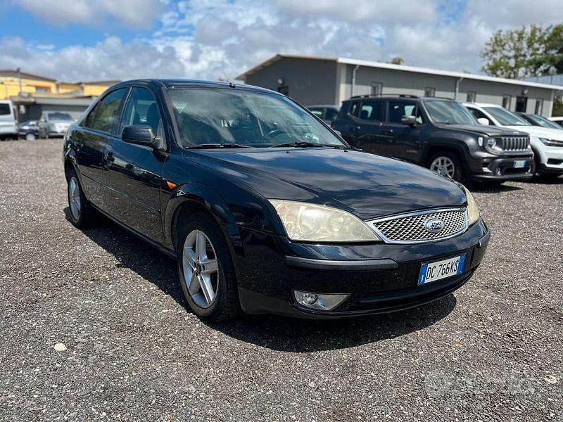 Usata Ford Mondeo 130 CV (95 kW) 2006 Blu Berlina