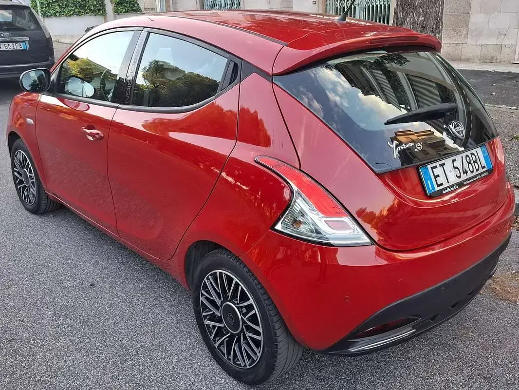 Usata Lancia Ypsilon S 69 CV (50 kW) 2013 Rosso Utilitaria