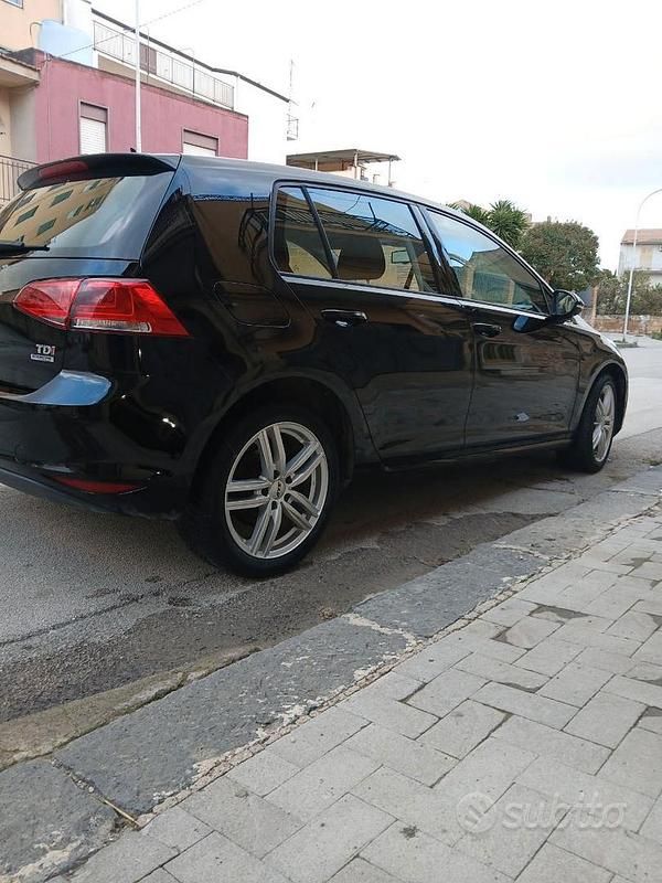 Usata VW Golf VII 105 CV (77 kW) 2014 Utilitaria