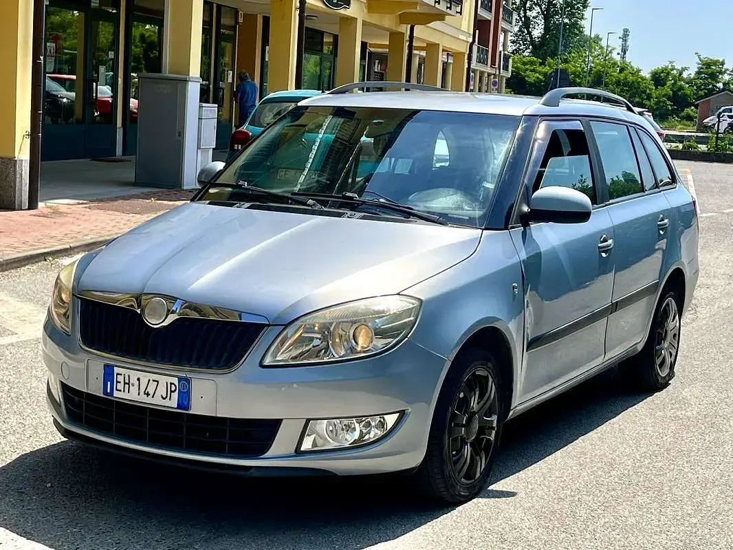 Usata Skoda Fabia Ambiente 90 CV (66 kW) 2011 Grigio Station wagon