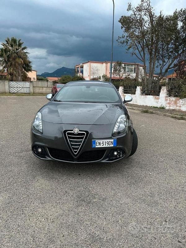 Usata Alfa Romeo Giulietta 140 CV (102 kW) 2012 Grigio Utilitaria