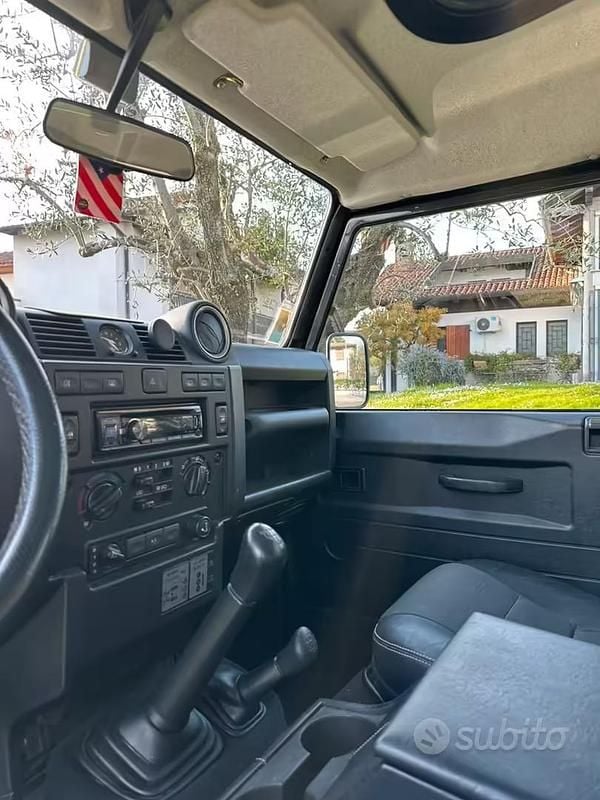 Usata Land Rover Defender 122 CV (89 kW) 2013 SUV