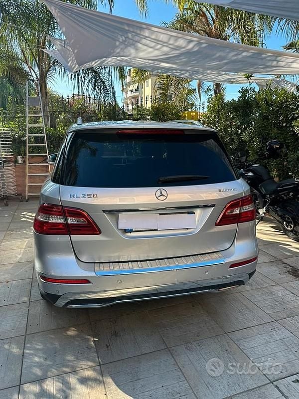Usata Mercedes ML250 204 CV (150 kW) 2012 Grigio SUV