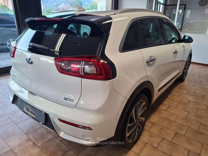 Usata Kia Niro Style 105 CV (77 kW) 2017 Bianco SUV