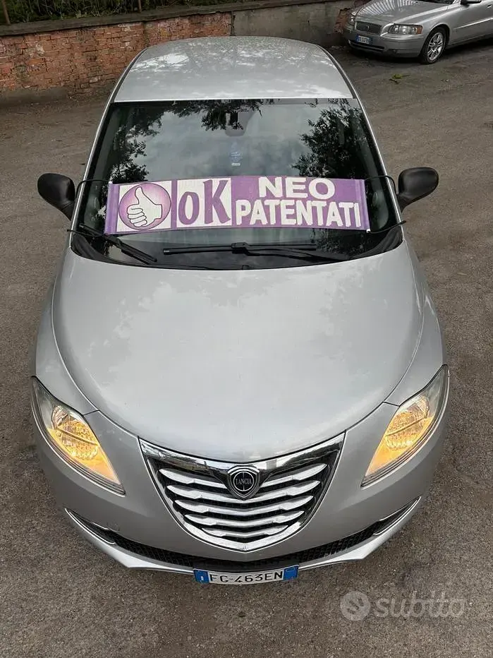 Usata Lancia Ypsilon S 80 CV (58 kW) 2016 Grigio Utilitaria