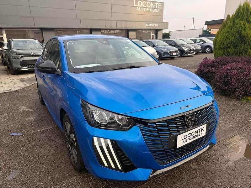 Usata Peugeot 208 Active 101 CV (74 kW) 2024 Blu/azzurro Utilitaria