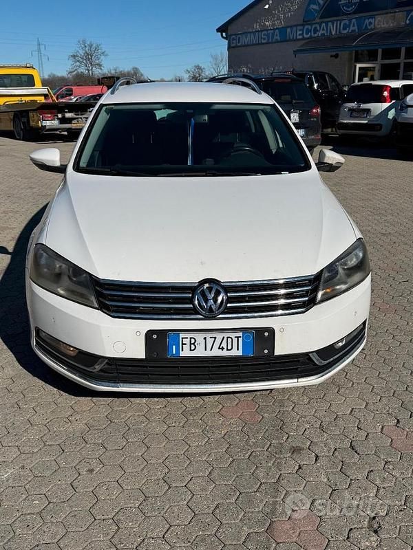 Usata VW Passat 170 CV (125 kW) 2012 Bianco Station wagon