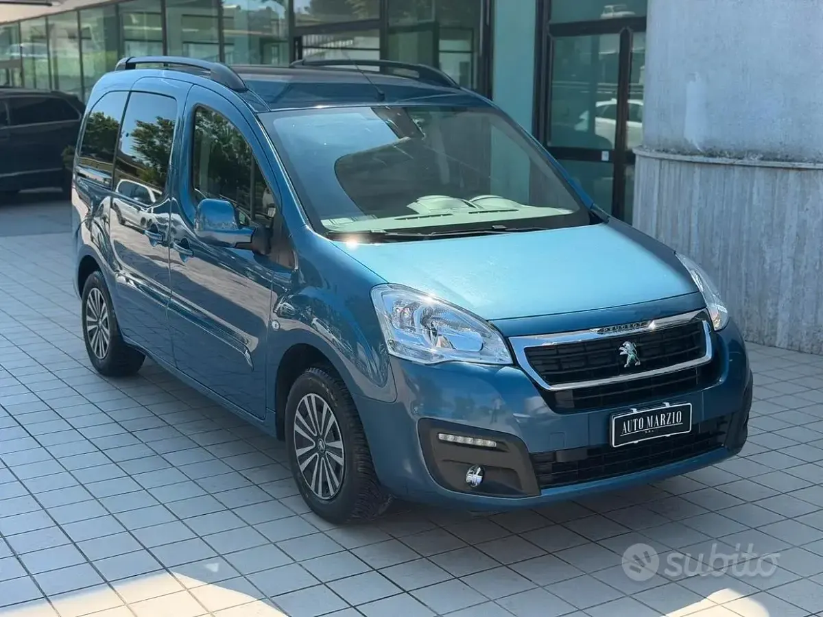 Usata Peugeot TePee Active 99 CV (72 kW) 2018 Blu Station wagon
