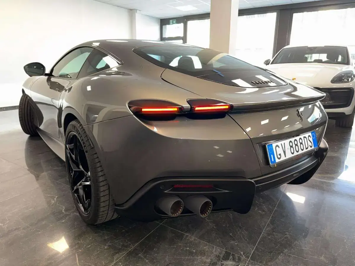 Usata Ferrari Roma 620 CV (456 kW) 2024 Grigio scuro Coupé