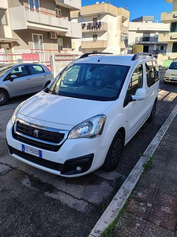 Usata Peugeot TePee Active 99 CV (72 kW) 2016 Station wagon