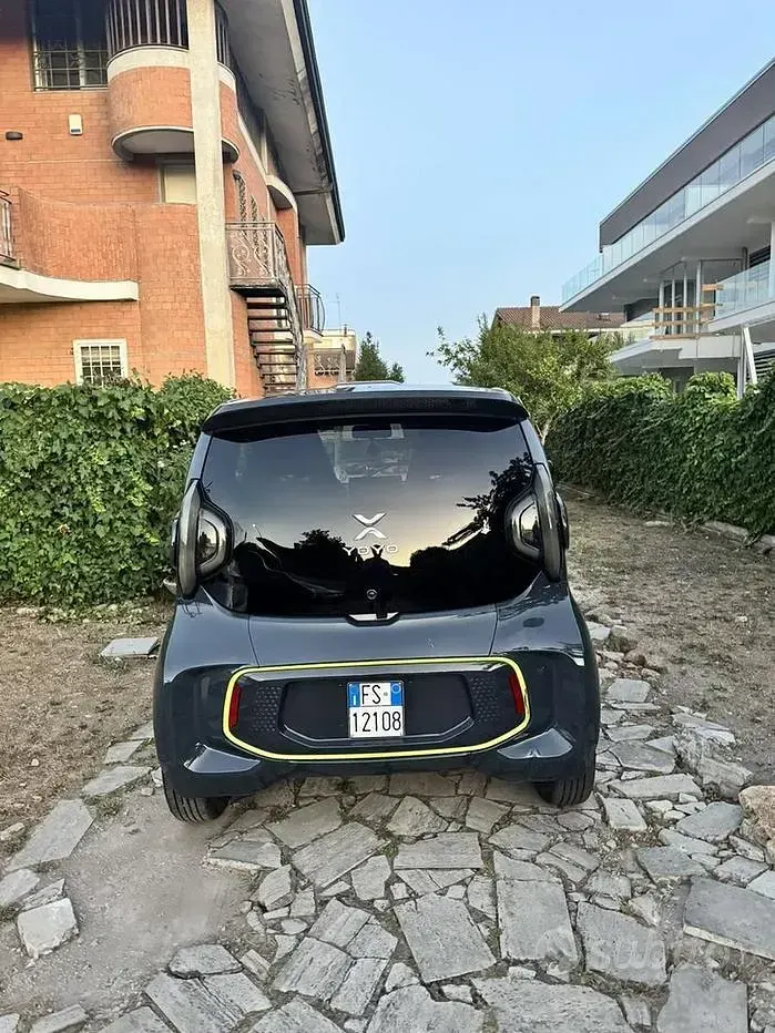Usata XEV Yoyo 7 kW (10 CV) 2025 Grigio Utilitaria