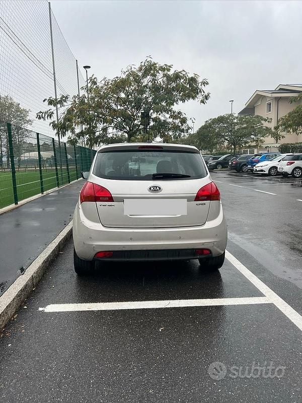 Usata Kia Venga 116 CV (85 kW) 2010 Bianco Utilitaria
