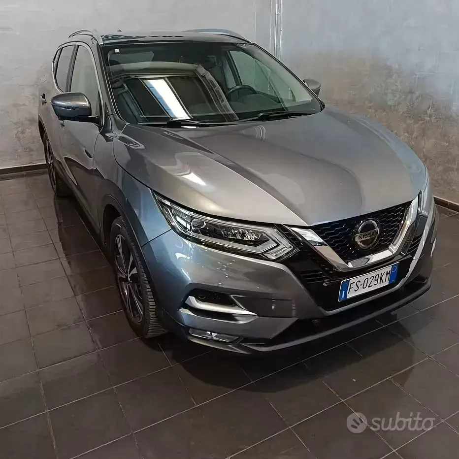 Usata Nissan Qashqai Tekna 116 CV (85 kW) 2018 Grigio SUV