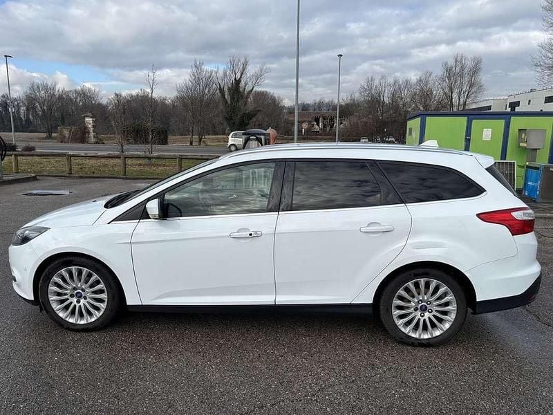 Usata 2013 Ford Focus SYNC Edition Tre volumi | 5250 € (Cara) - Immagine 1/4