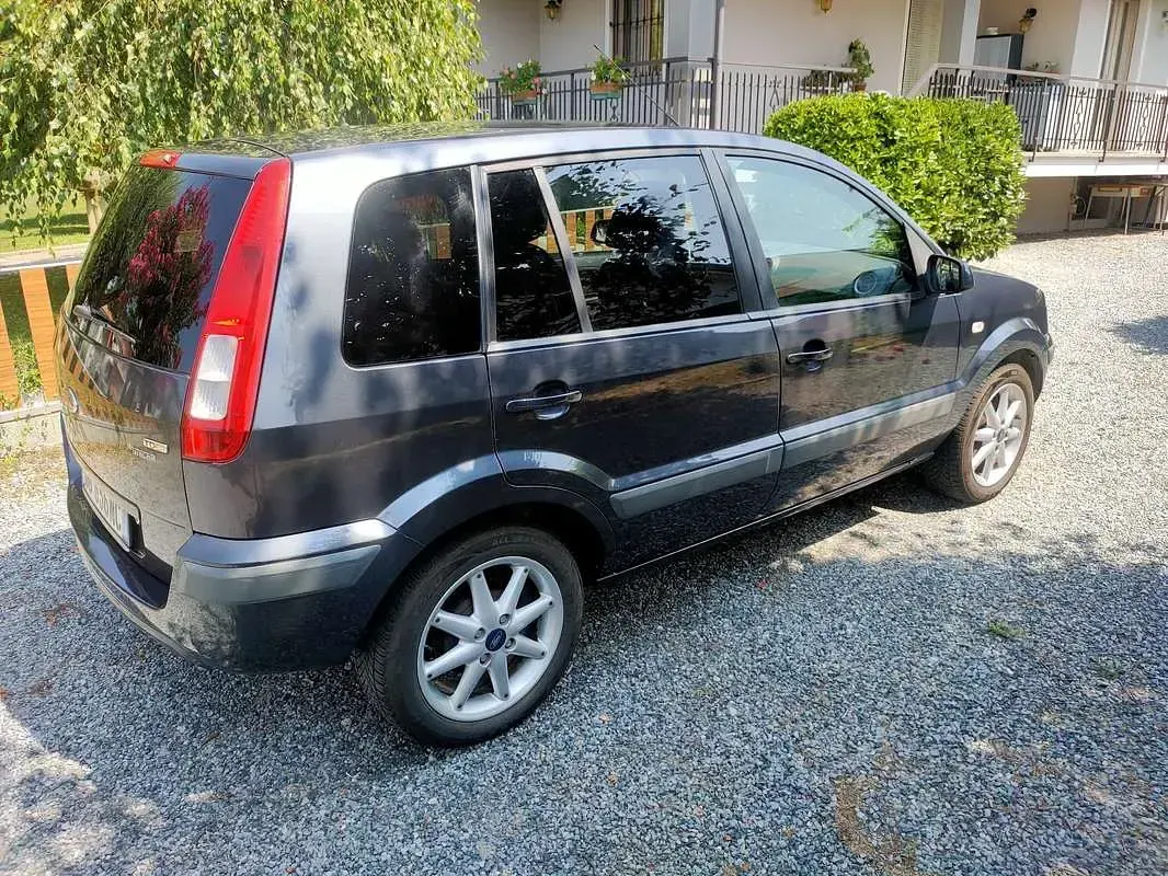 Usata Ford Fusion 68 CV (50 kW) 2006 Marrone Utilitaria