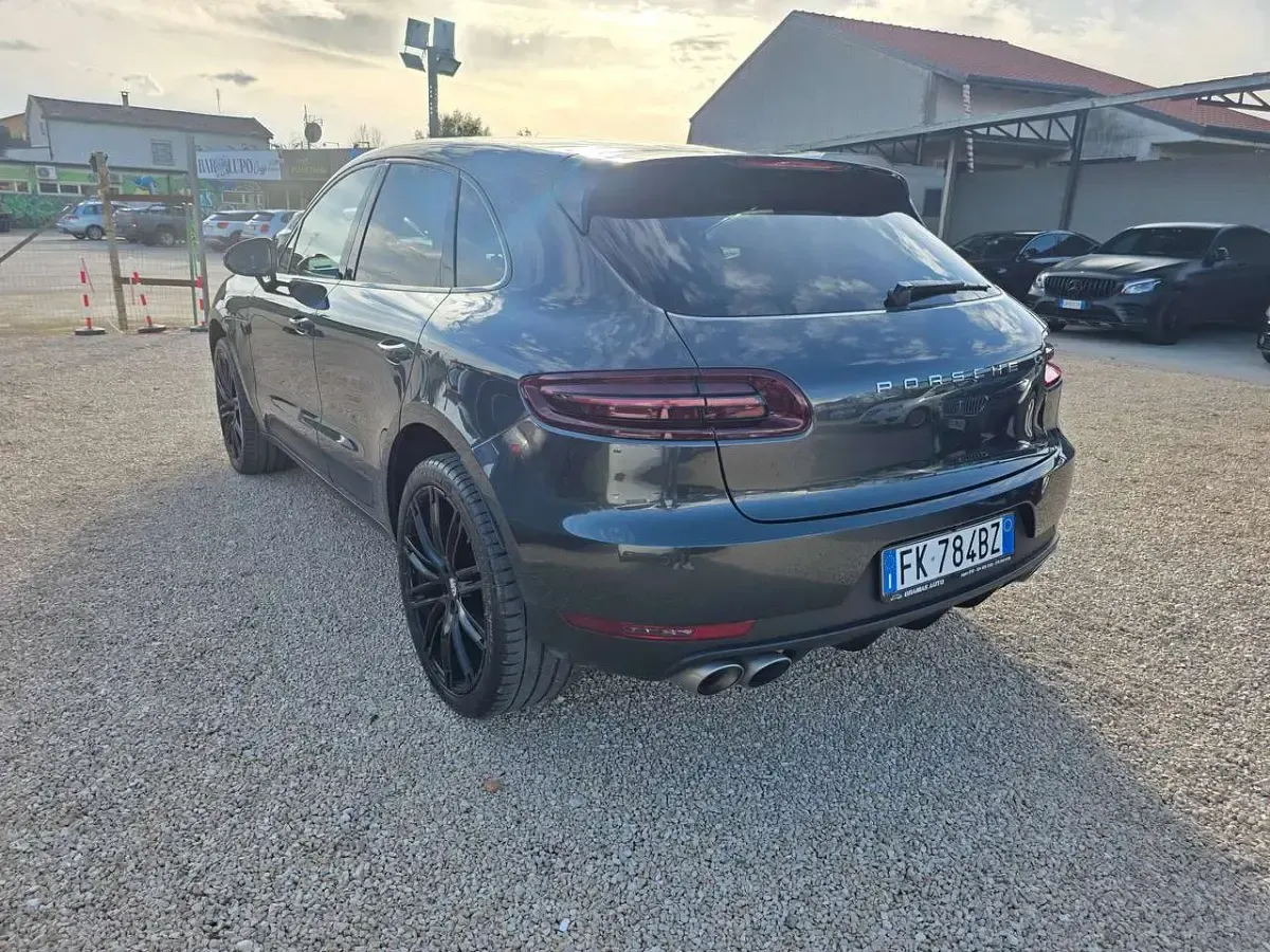 Gebraucht Porsche Macan 250 PS (183 kW) 2017 Grau SUV