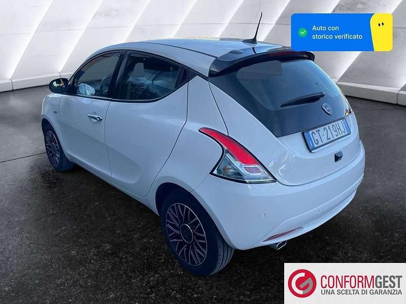 Usata Lancia Ypsilon S 100 CV (73 kW) 2024 Bianco Utilitaria
