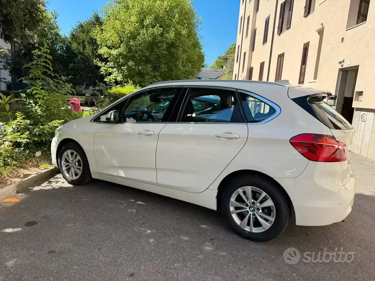 Usata BMW 216 Efficient Dynamics 116 CV (85 kW) 2019 Bianco Station wagon