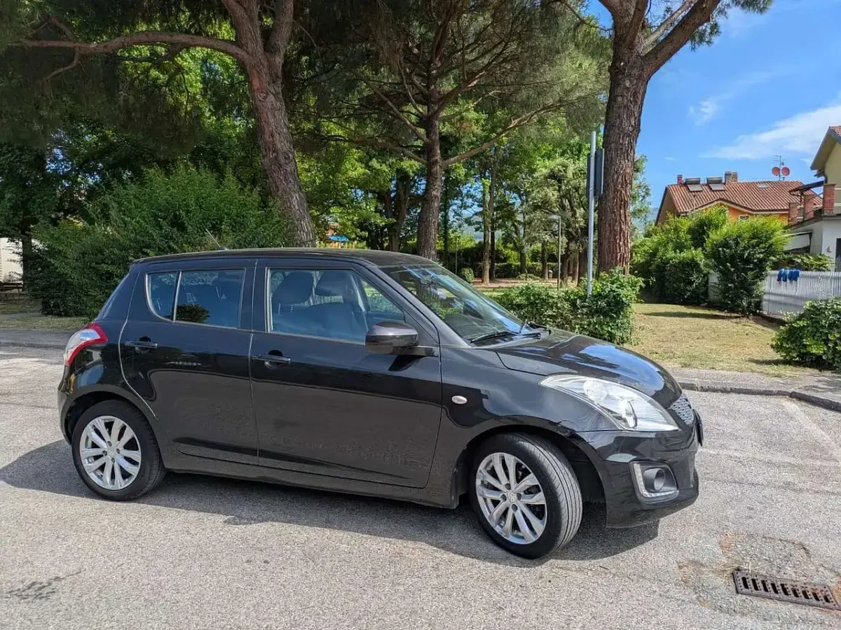 Usata Suzuki Swift 94 CV (69 kW) 2017 Nero Utilitaria