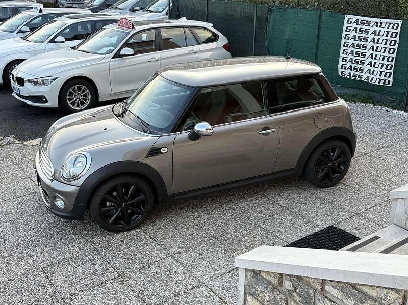 Usata Mini ONE 75 CV (55 kW) 2011 Argento Utilitaria