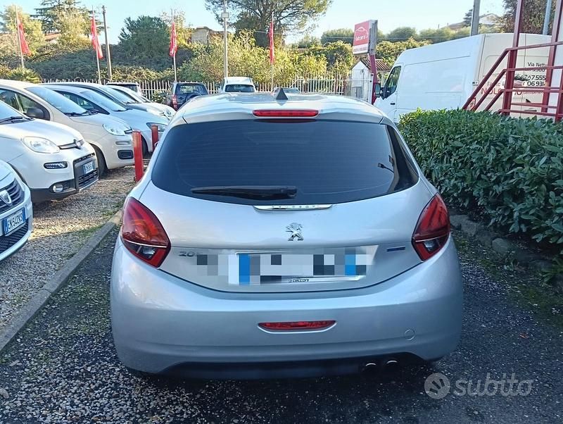 Usata Peugeot 208 Allure 82 CV (60 kW) 2017 Grigio Utilitaria