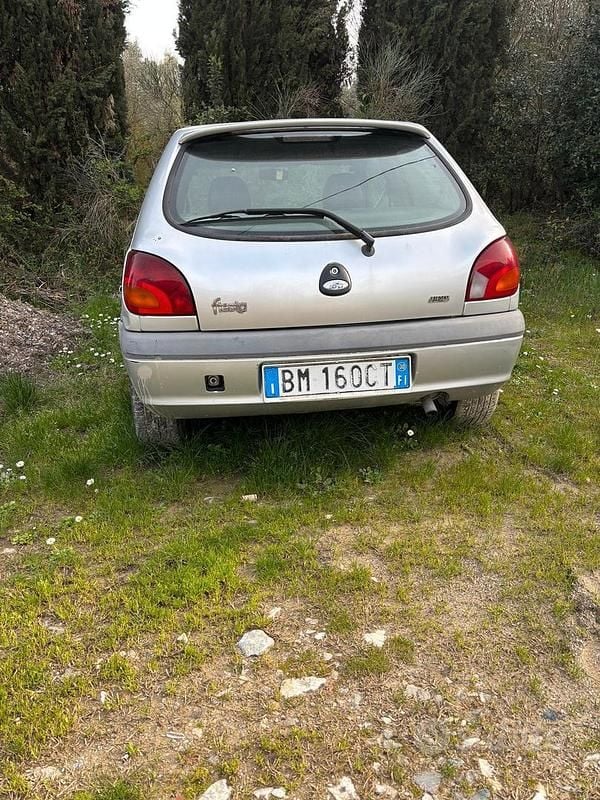Usata Ford Fiesta 2000 Grigio Utilitaria