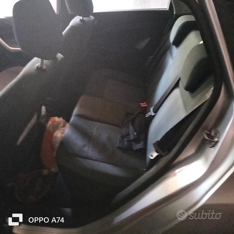 Usata Ford Fiesta 70 CV (51 kW) 2012 Grigio Utilitaria