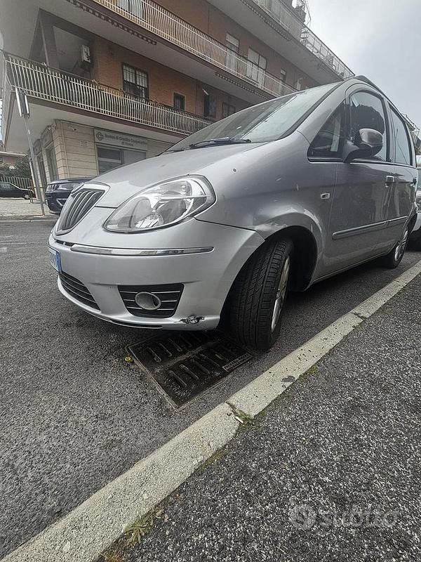 Usata Lancia Musa 2010 Grigio Monovolume