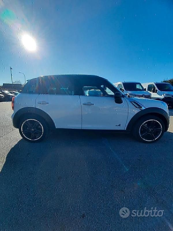 Usata Mini Cooper SD Countryman Business 143 CV (105 kW) 2015 Bianco SUV