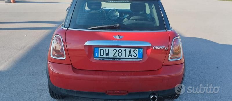 Usata Mini Cooper 109 CV (80 kW) 2009 Rosso Utilitaria
