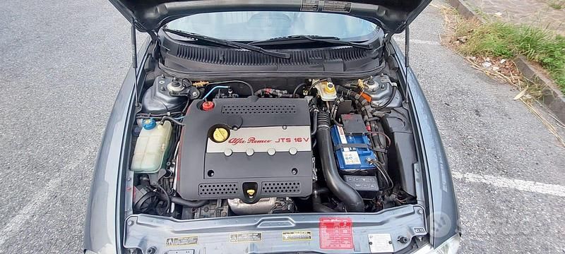 Usata Alfa Romeo 156 Distinctive 168 CV (123 kW) 2002 Grigio Berlina