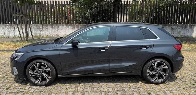 Grigio Usata 2022 Audi A3 Advanced Plus Tre volumi | 24.900 € (Buon prezzo) - Immagine 1/4