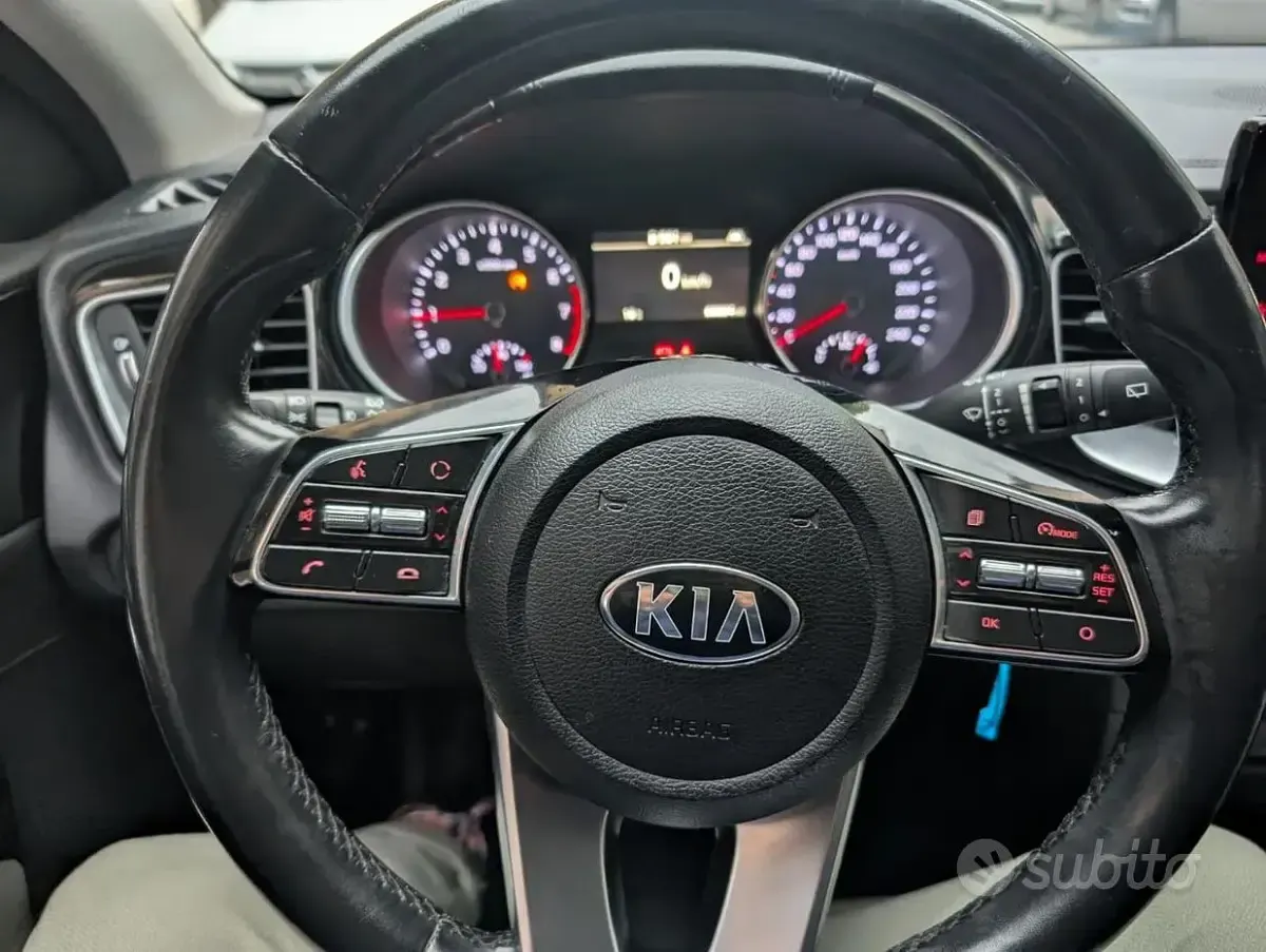 Usata Kia XCeed Style 120 CV (88 kW) 2020 Grigio SUV