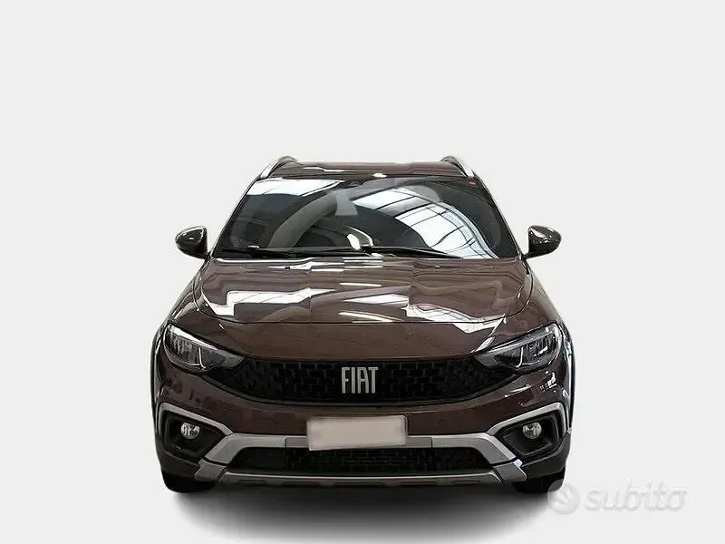Usata Fiat Tipo Cross 131 CV (96 kW) 2021 Marrone Berlina