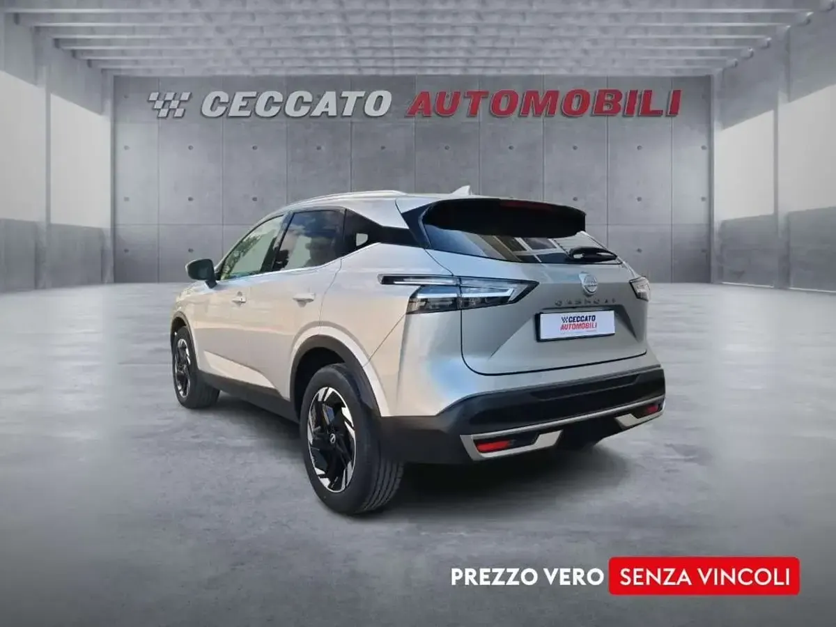 Usata Nissan Qashqai N-Connecta 140 CV (102 kW) 2024 Grigio SUV