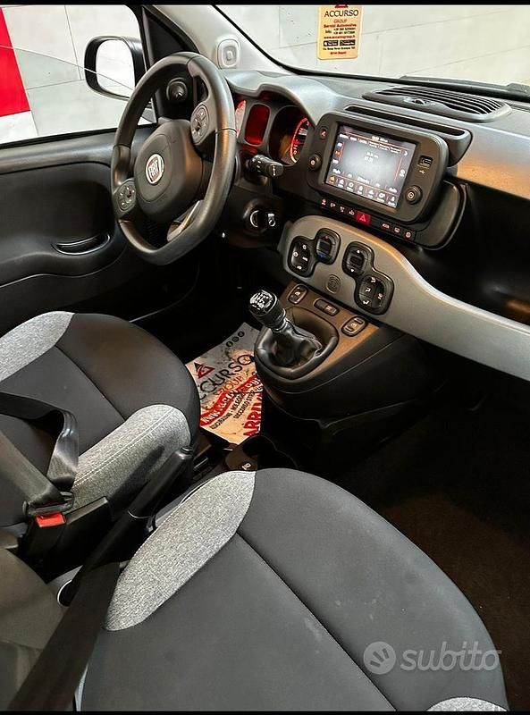 Usata Fiat Panda 70 CV (51 kW) 2022 Grigio Utilitaria