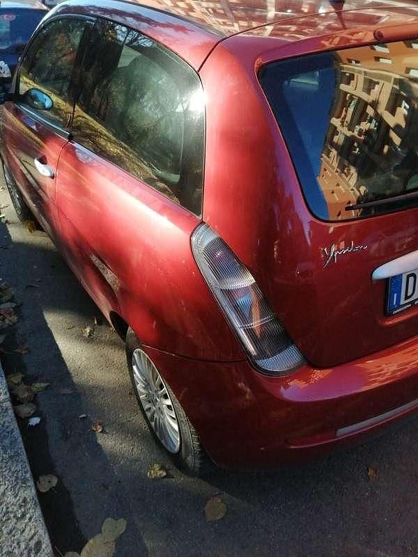 Usata Lancia Ypsilon 60 CV (44 kW) 2006 Rosso Utilitaria