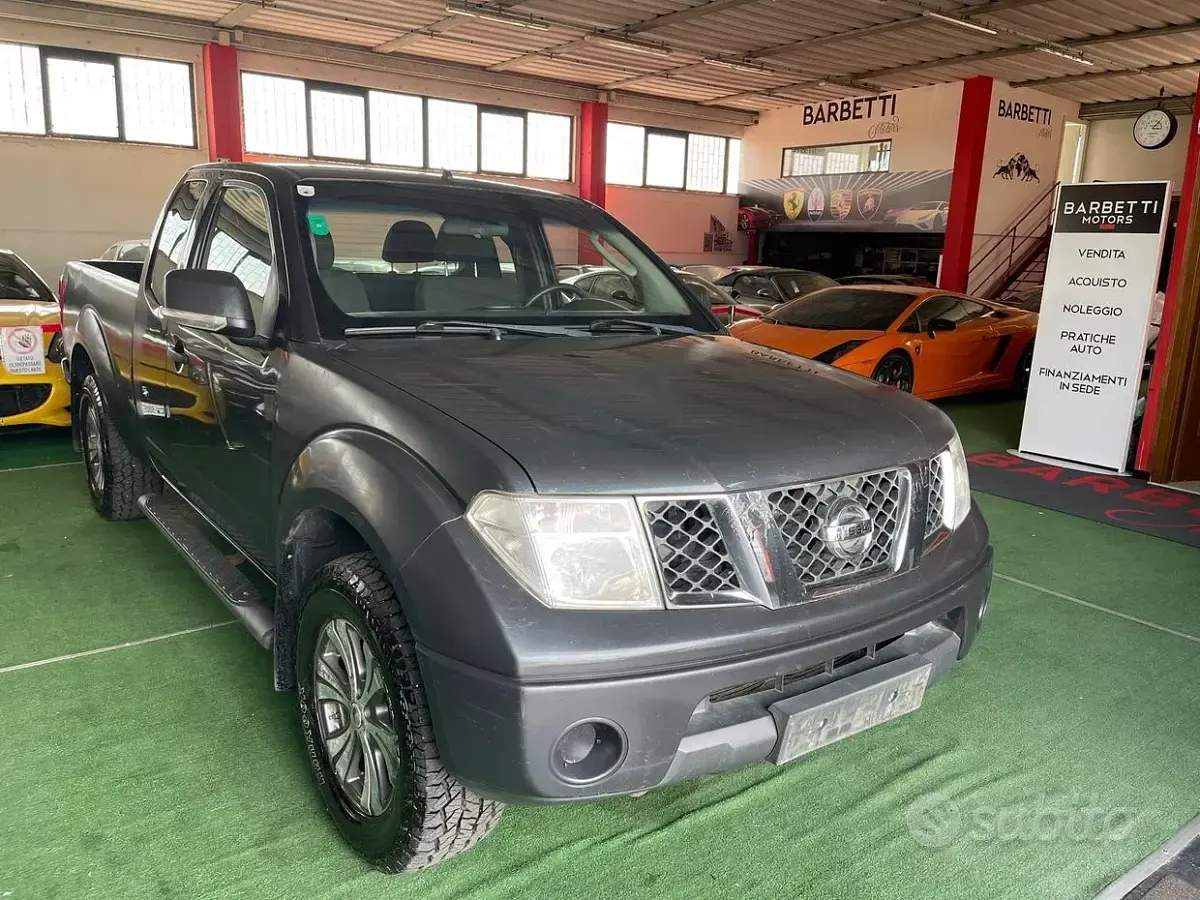 Usata Nissan Navara 171 CV (125 kW) 2009 Grigio Pick-up