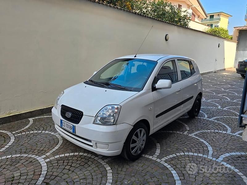 Usata Kia Picanto 61 CV (44 kW) 2005 Bianco Utilitaria