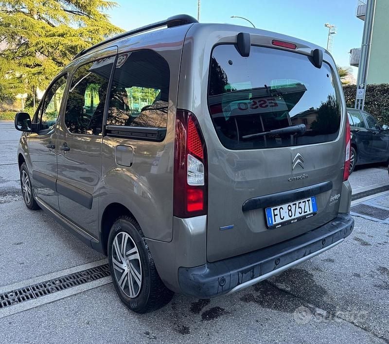 Usata Citroën Berlingo XTR 120 CV (88 kW) 2016 Marrone Monovolume