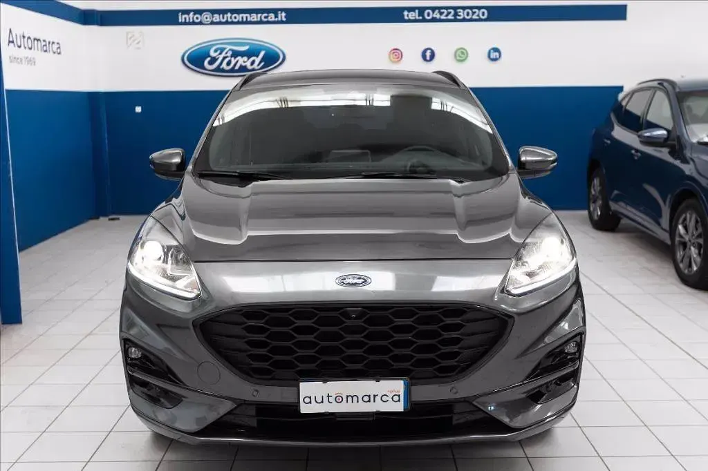 Usata Ford Kuga ST-Line 225 CV (165 kW) 2022 Grigio metallizzato SUV
