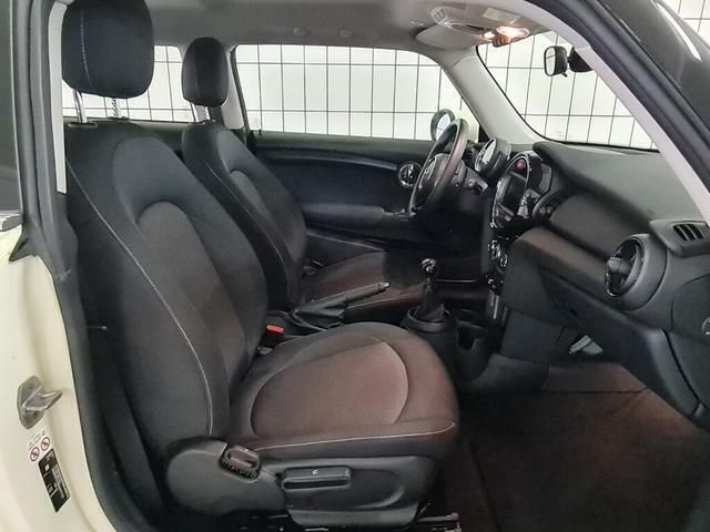 Usata Mini ONE 74 CV (54 kW) 2020 Bianco Utilitaria