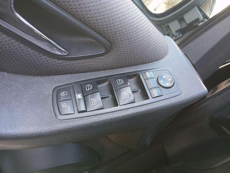 Usata Mercedes A160 Executive 82 CV (60 kW) 2012 Nero Monovolume