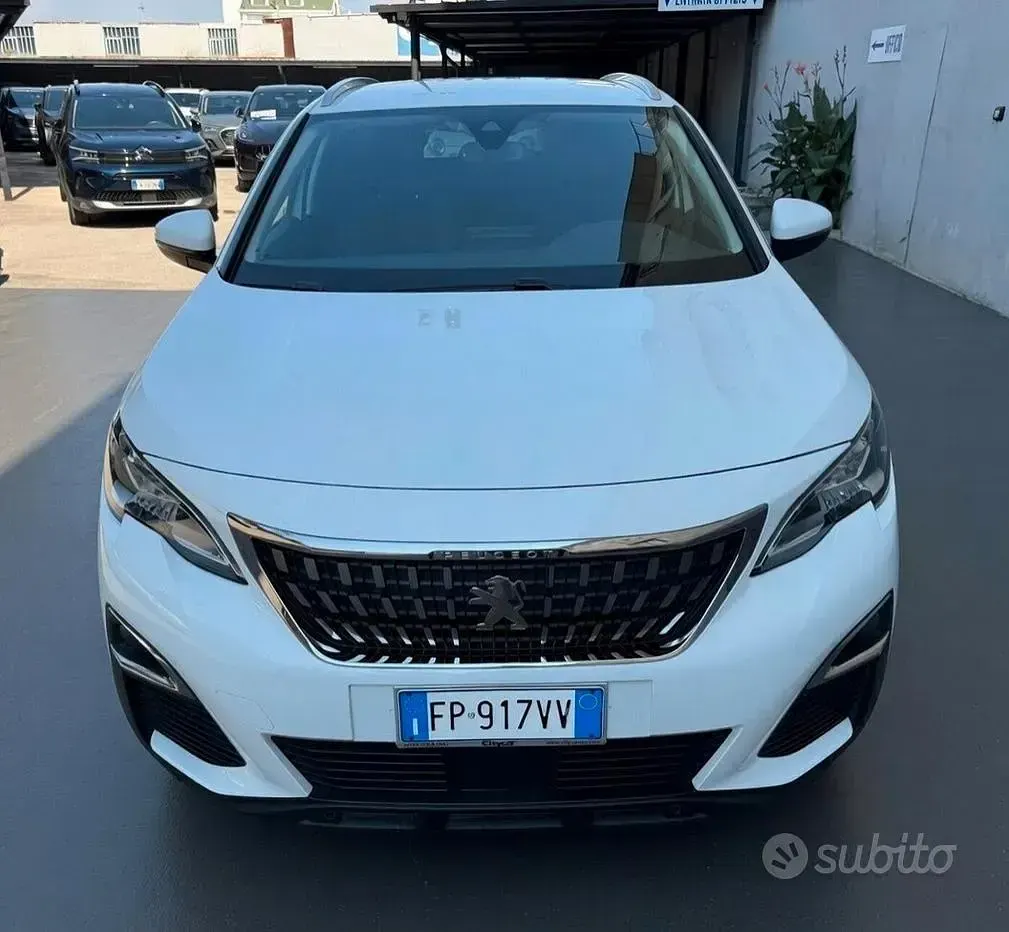 Usata Peugeot 3008 Business-Line 120 CV (88 kW) 2018 Bianco SUV