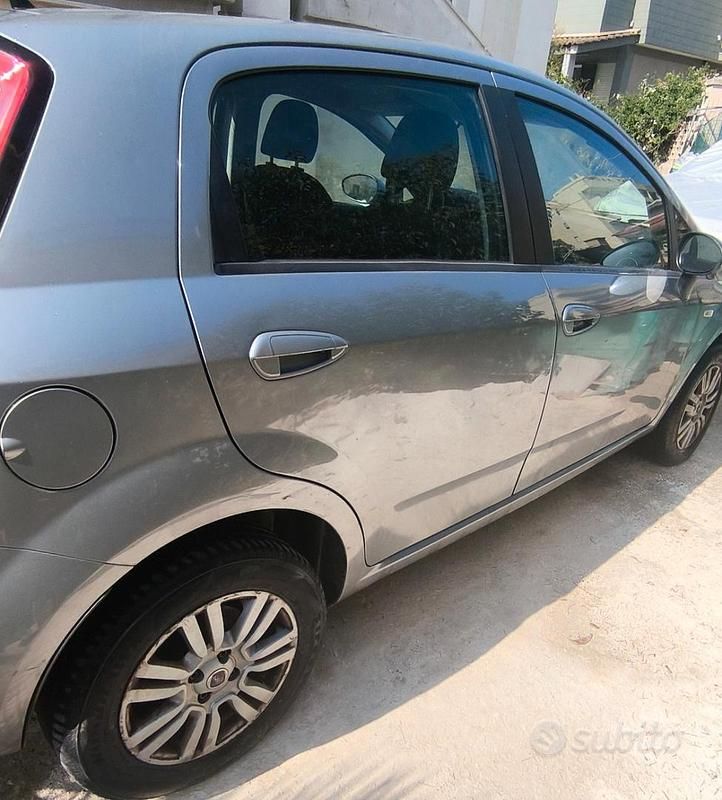 Usata Fiat Punto Evo 77 CV (56 kW) 2015 Grigio Utilitaria