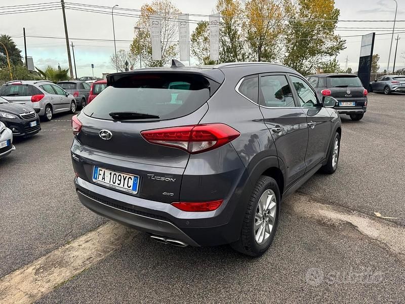 Usata Hyundai Tucson Xpossible 136 CV (100 kW) 2015 Grigio SUV