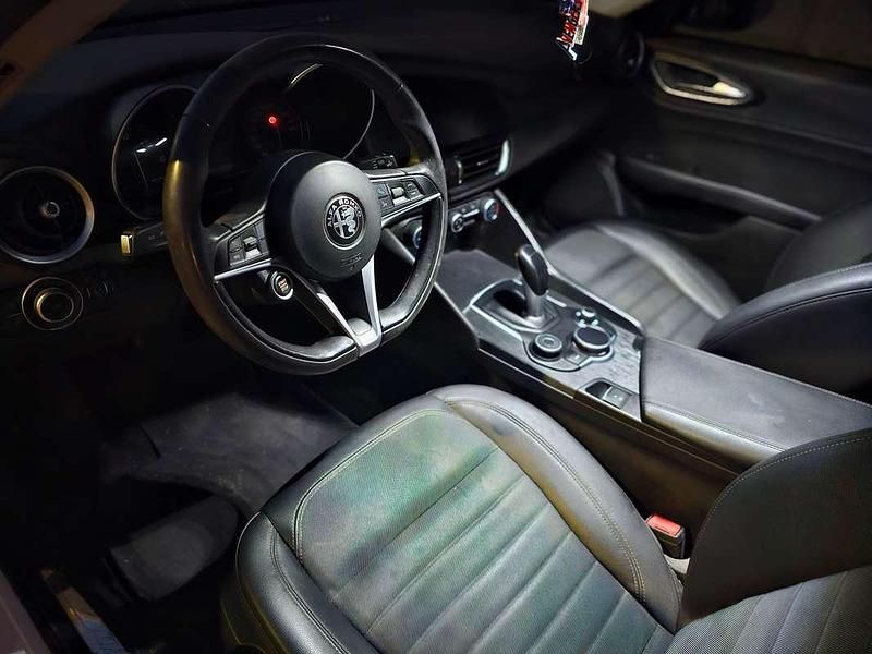 Usata Alfa Romeo Giulia Super 190 CV (139 kW) 2019 Bianco Berlina