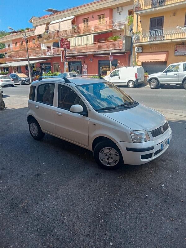 Usata Fiat Panda Active 75 CV (55 kW) 2010 Bianco Utilitaria